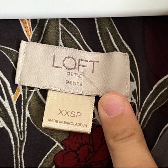 LOFT Petite XXS Button Up Blouse Office Work Business Top Floral Long Sleeve - Picture 2 of 9